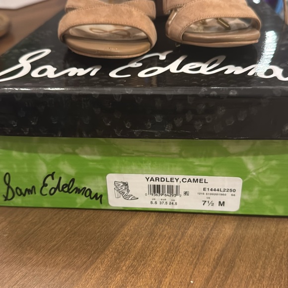 Block Heels - Picture 2 of 3